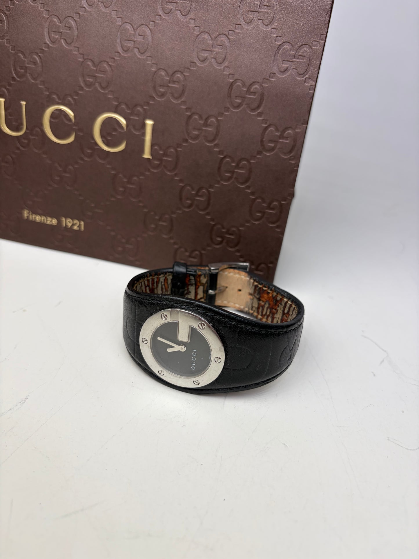 Vintage Gucci Leather Bracelet Watch Black Silver-Tone Buckle
