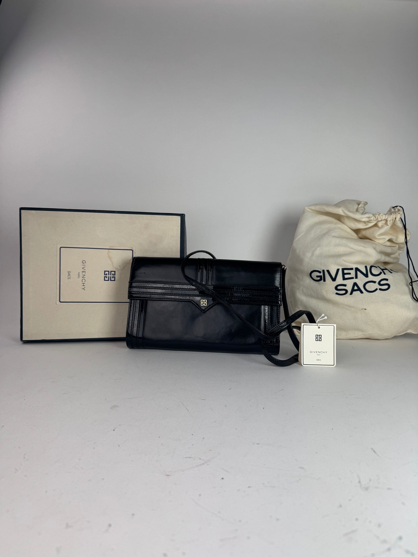 Sac vintage en cuir verni noir Givenchy