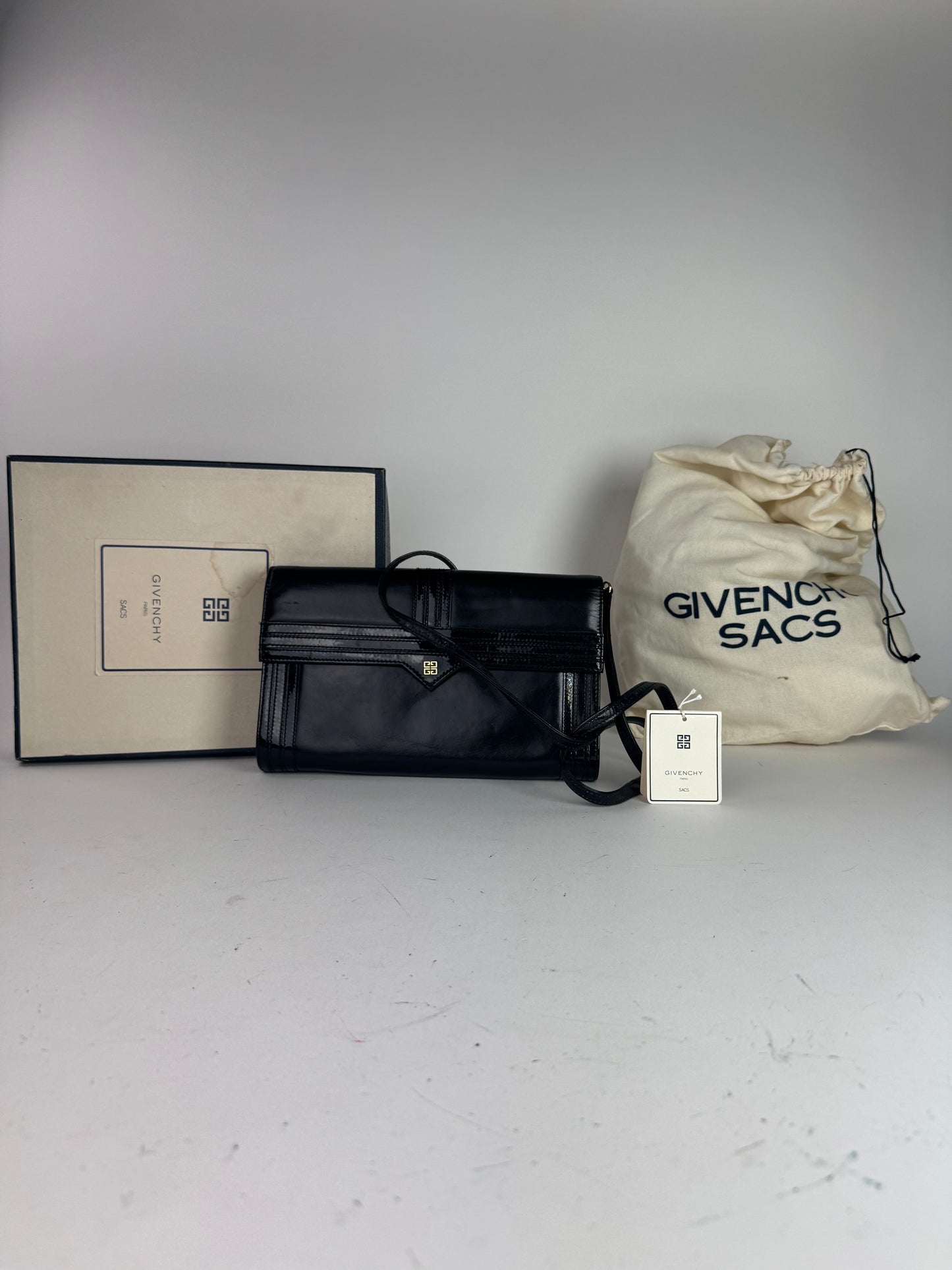 Sac vintage en cuir verni noir Givenchy