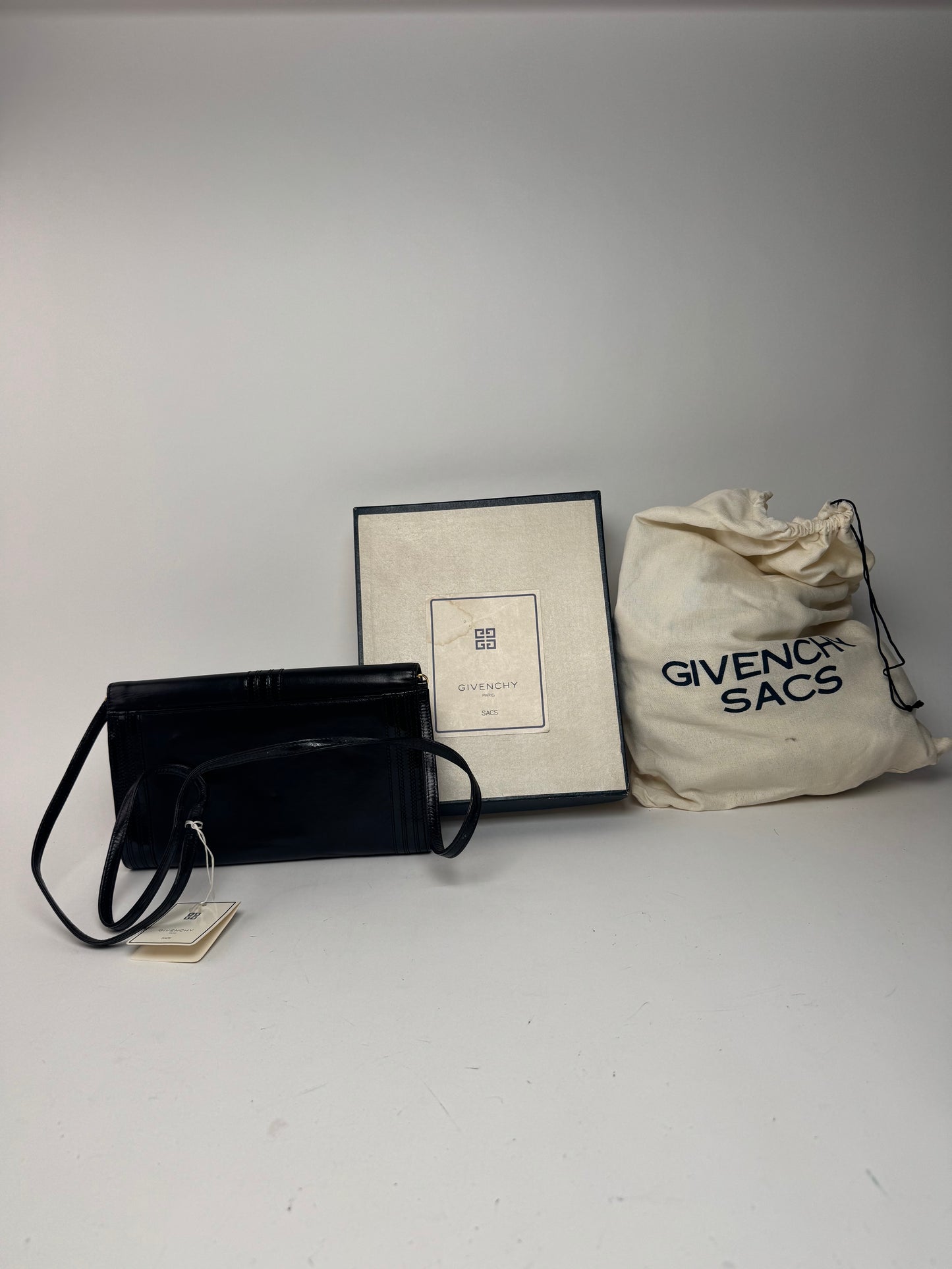 Sac vintage en cuir verni noir Givenchy