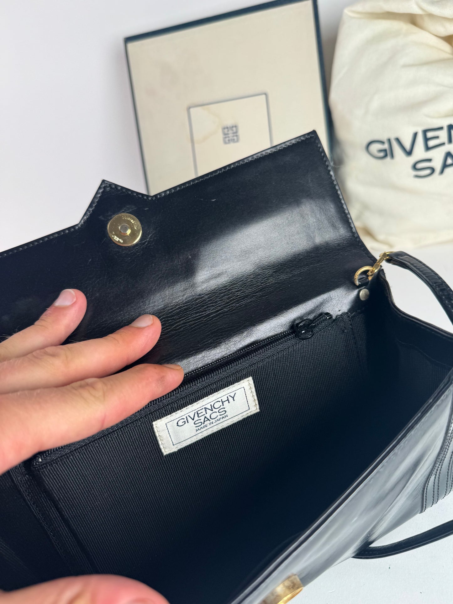 Sac vintage en cuir verni noir Givenchy