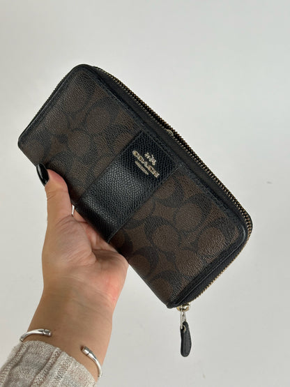 Vintage Coach Leather wallet black purple