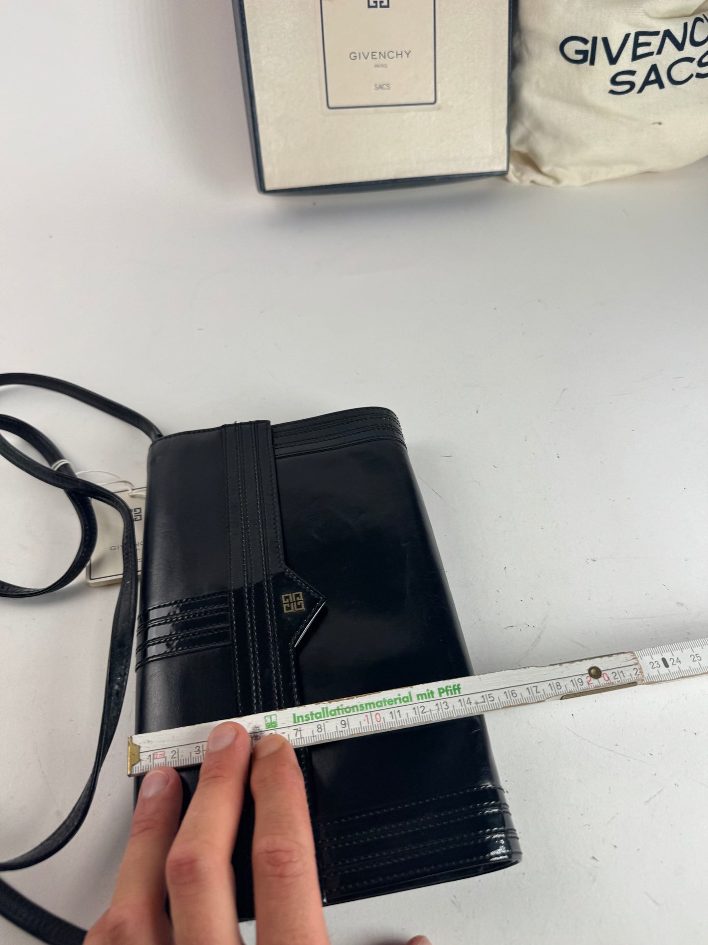 Sac vintage en cuir verni noir Givenchy