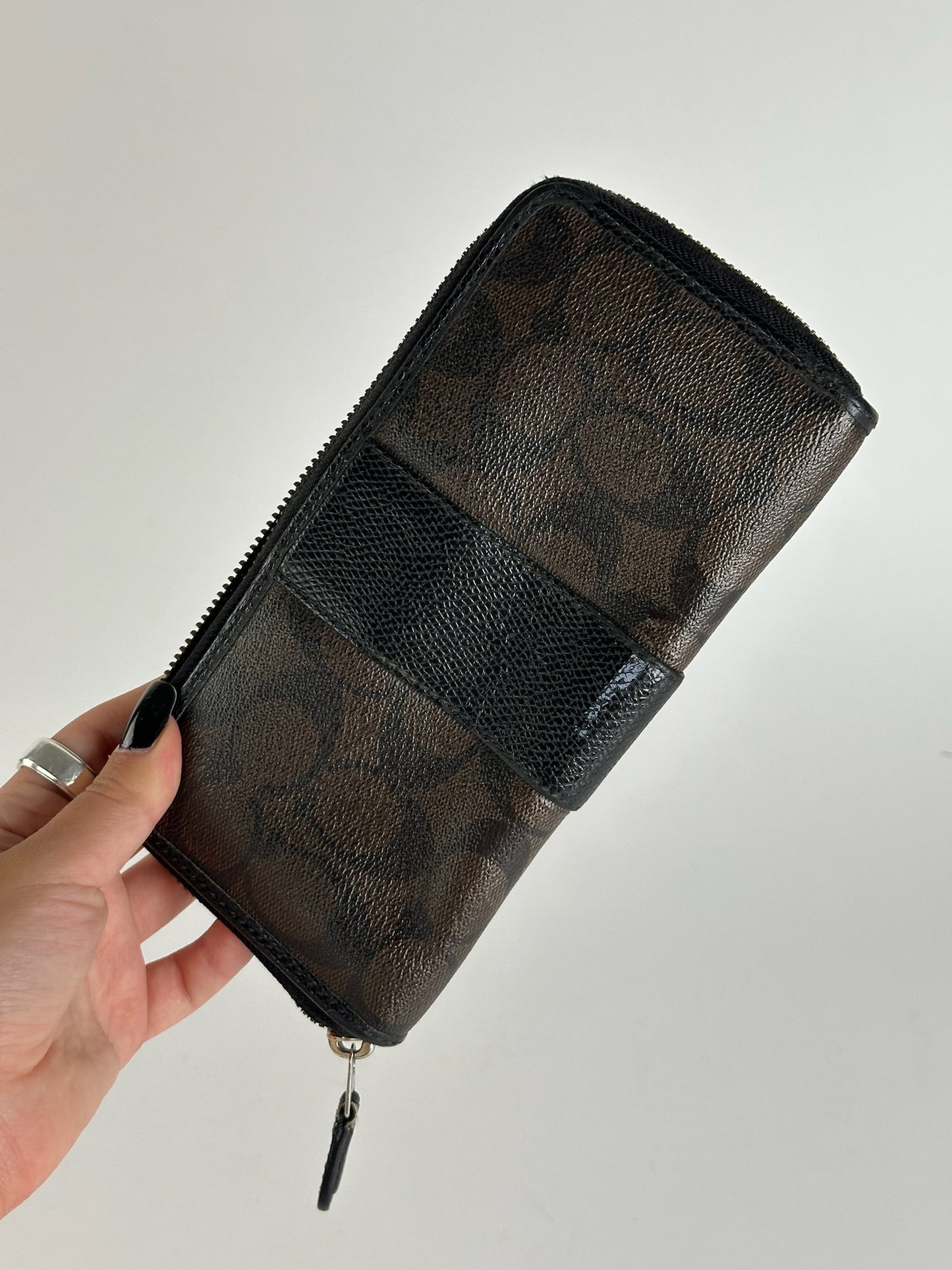 Vintage Coach Leather wallet black purple