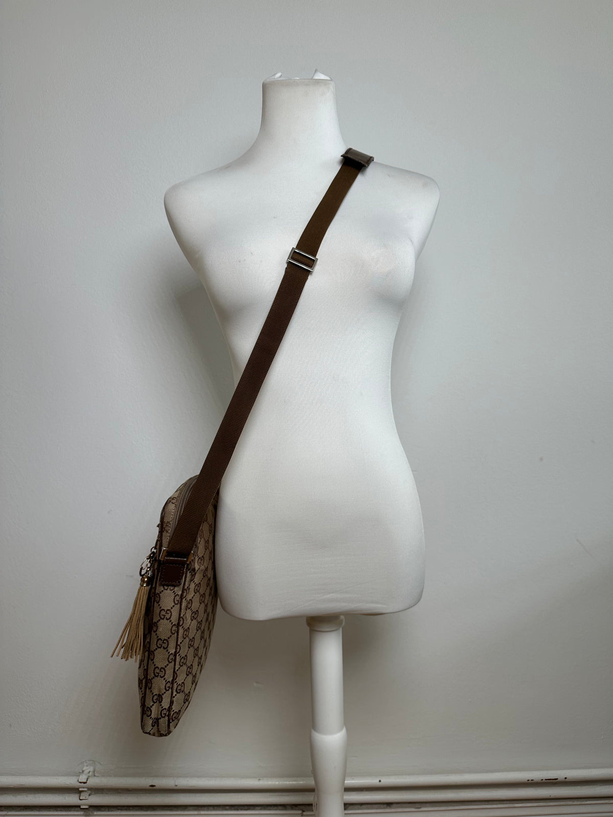 Vintage Gucci GG Supreme Crossbody Bag Late 2000s Beige Brown