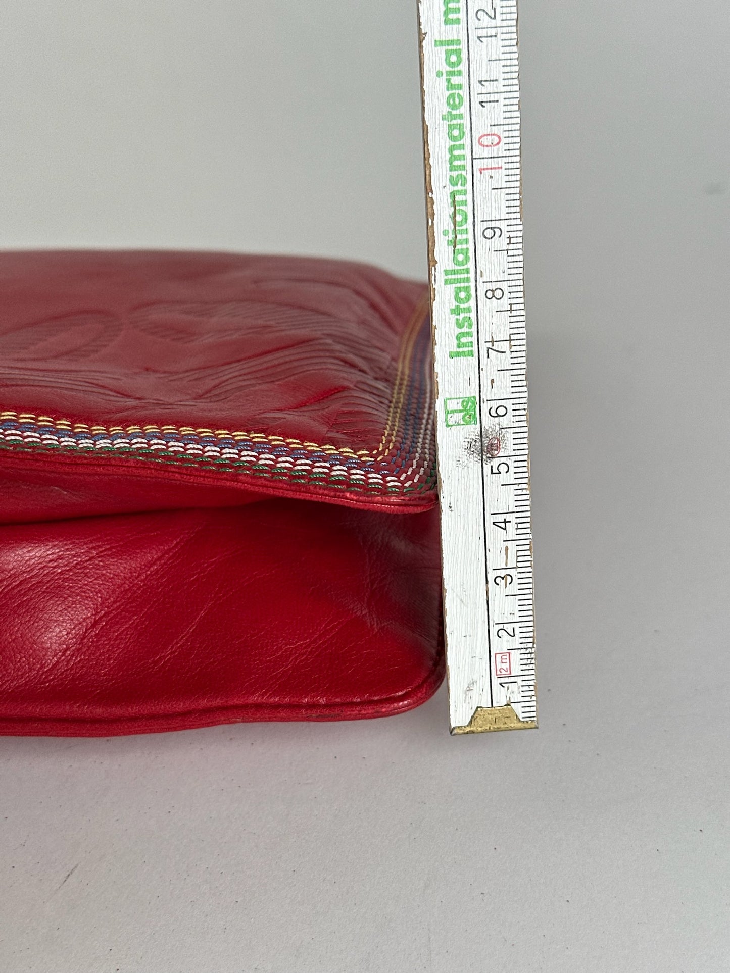 Pochette en cuir rouge vintage Loewe