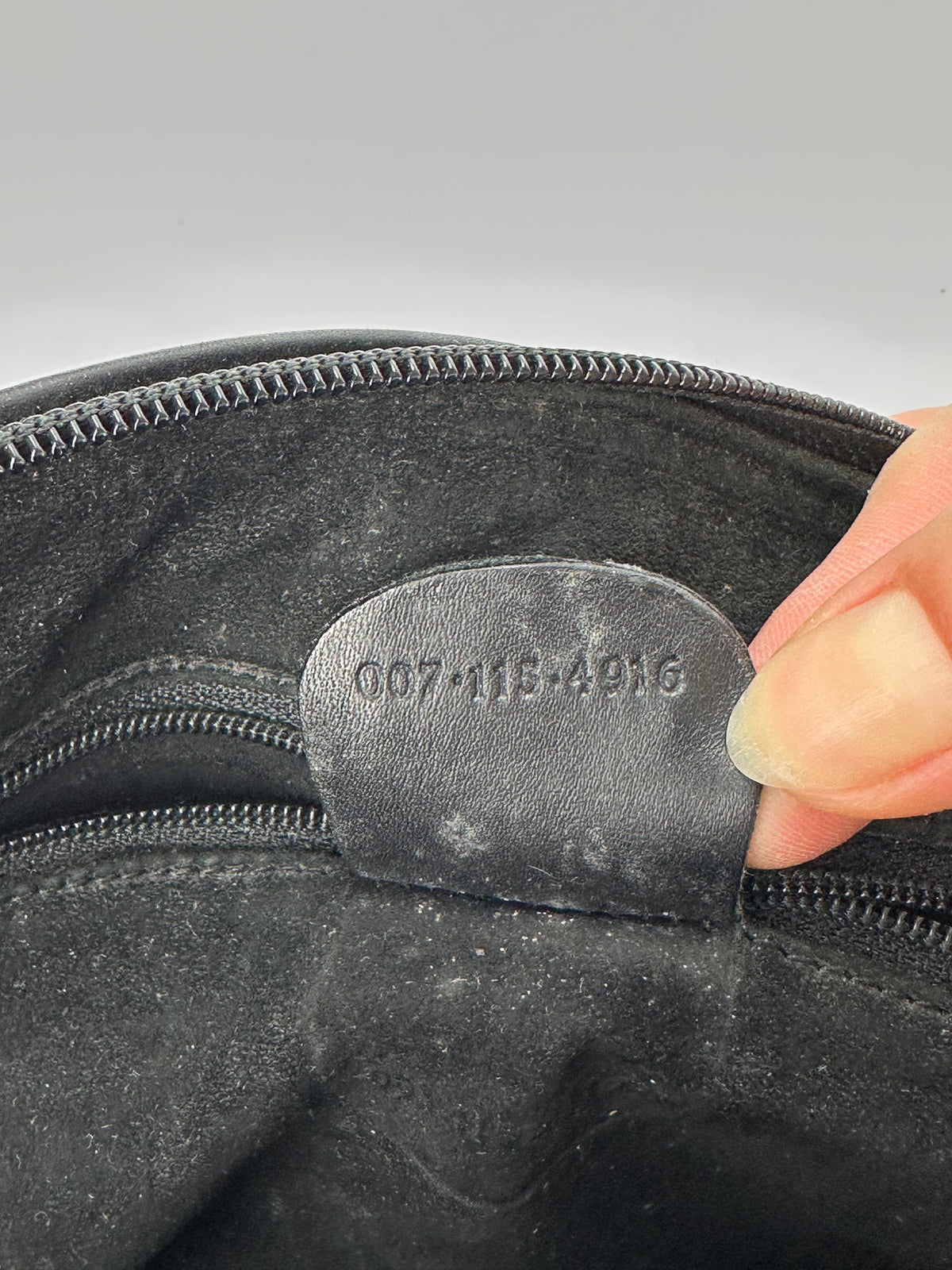 Vintage Gucci Pebbled Leather Flap Crossbody Bag Late 1990s Black