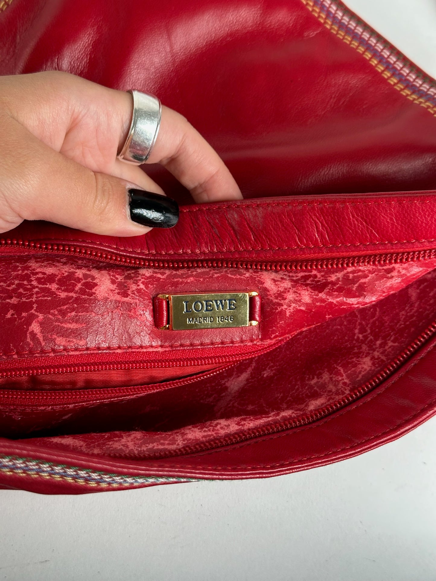 Pochette en cuir rouge vintage Loewe