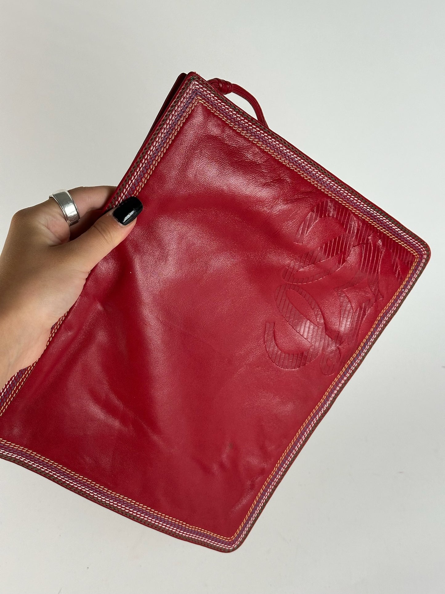 Pochette en cuir rouge vintage Loewe