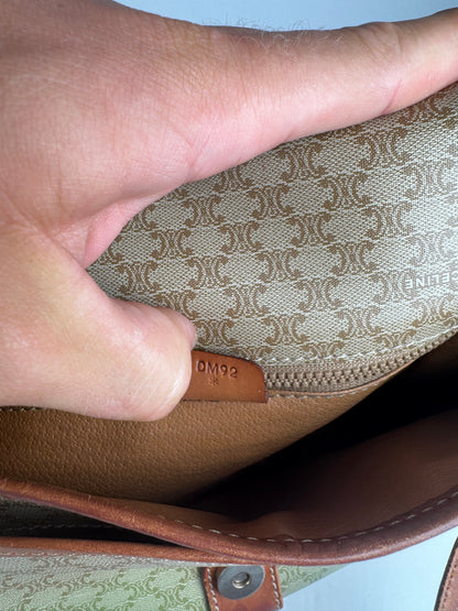 Sac vintage en cuir Céline Triomphe Monogram beige