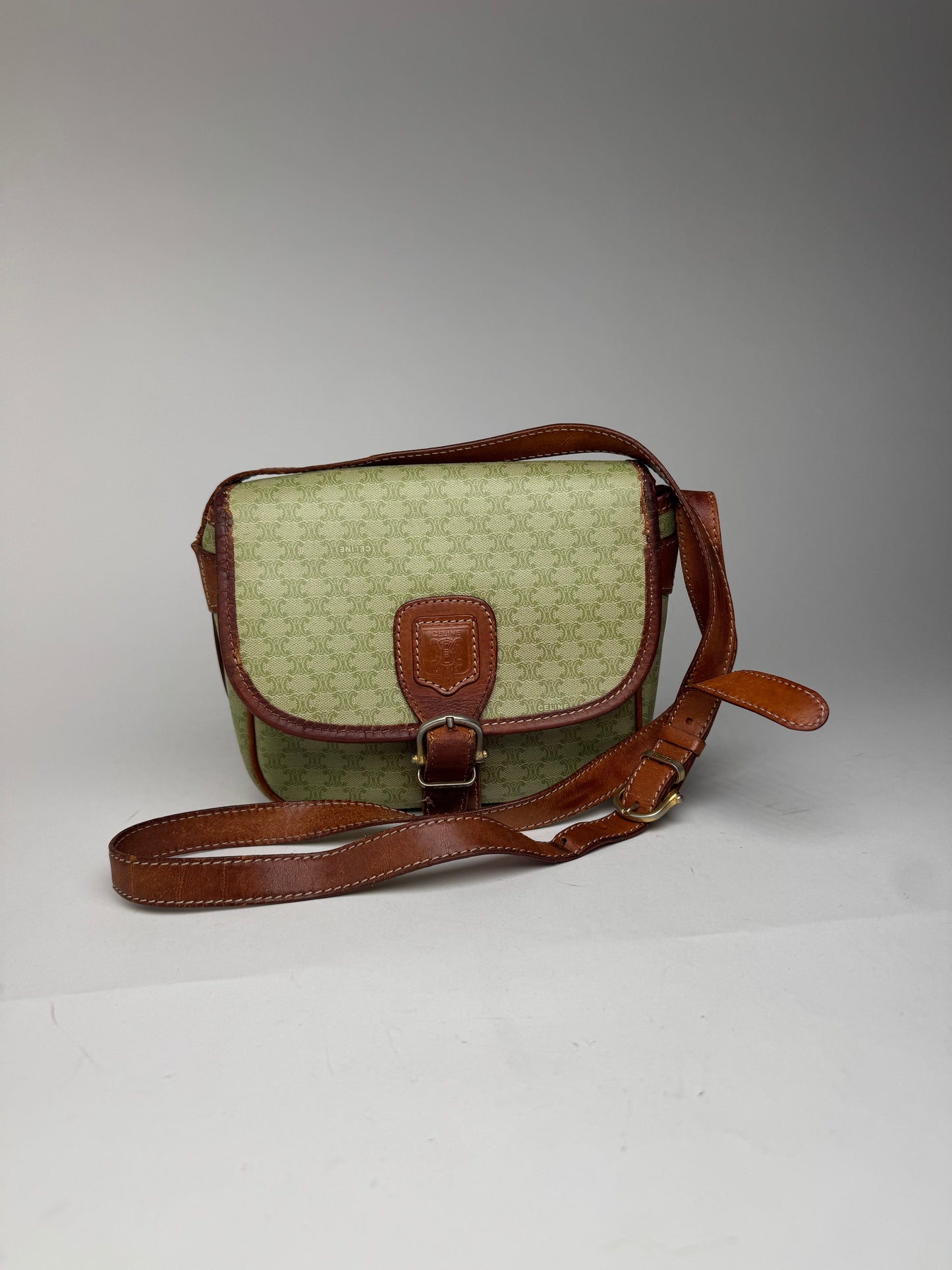 Sac vintage en cuir Céline Triomphe Monogram beige