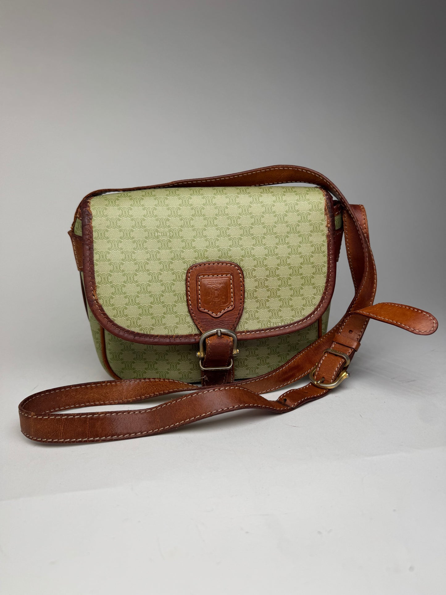 Sac vintage en cuir Céline Triomphe Monogram beige