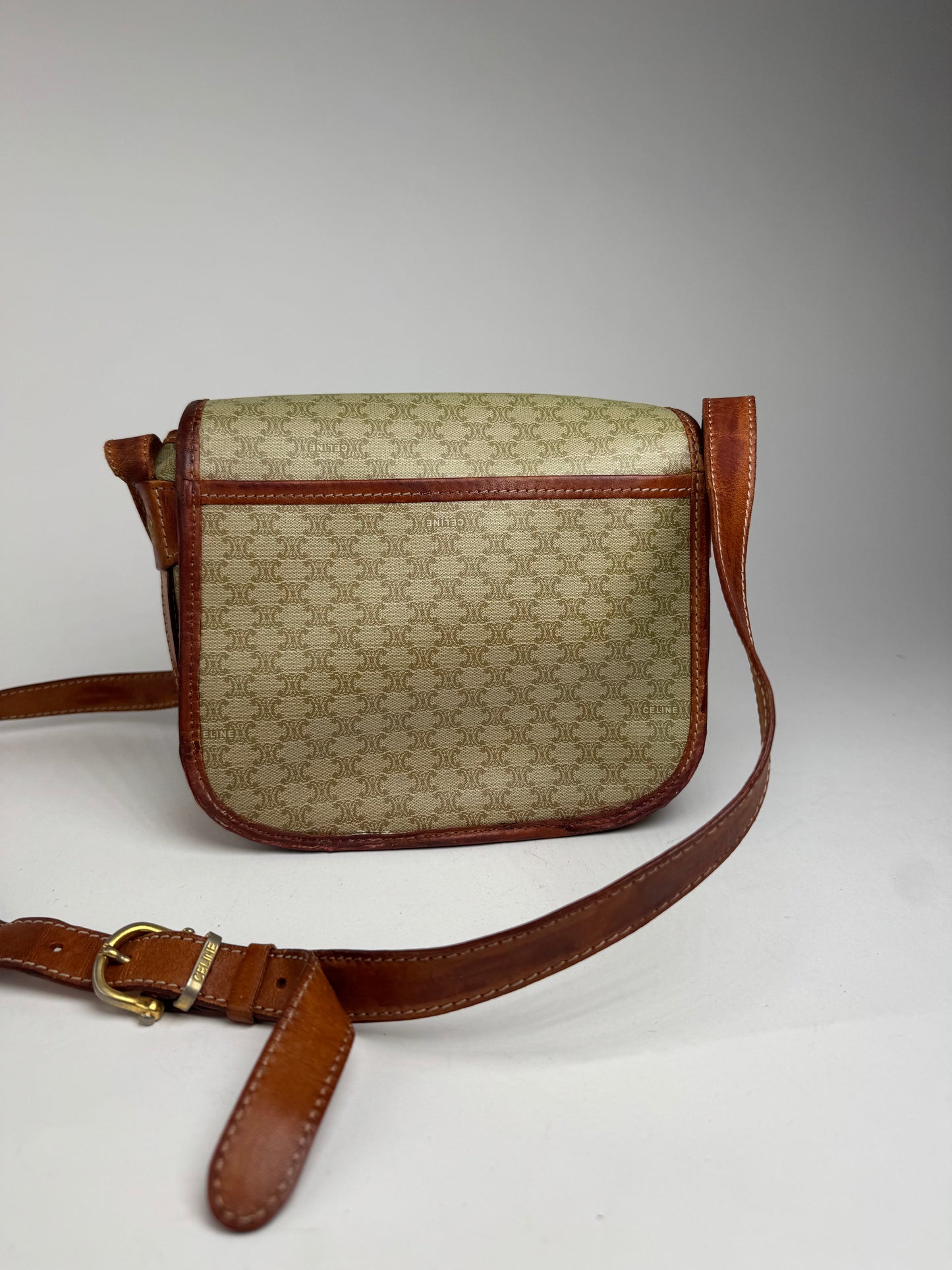 Sac vintage en cuir Céline Triomphe Monogram beige