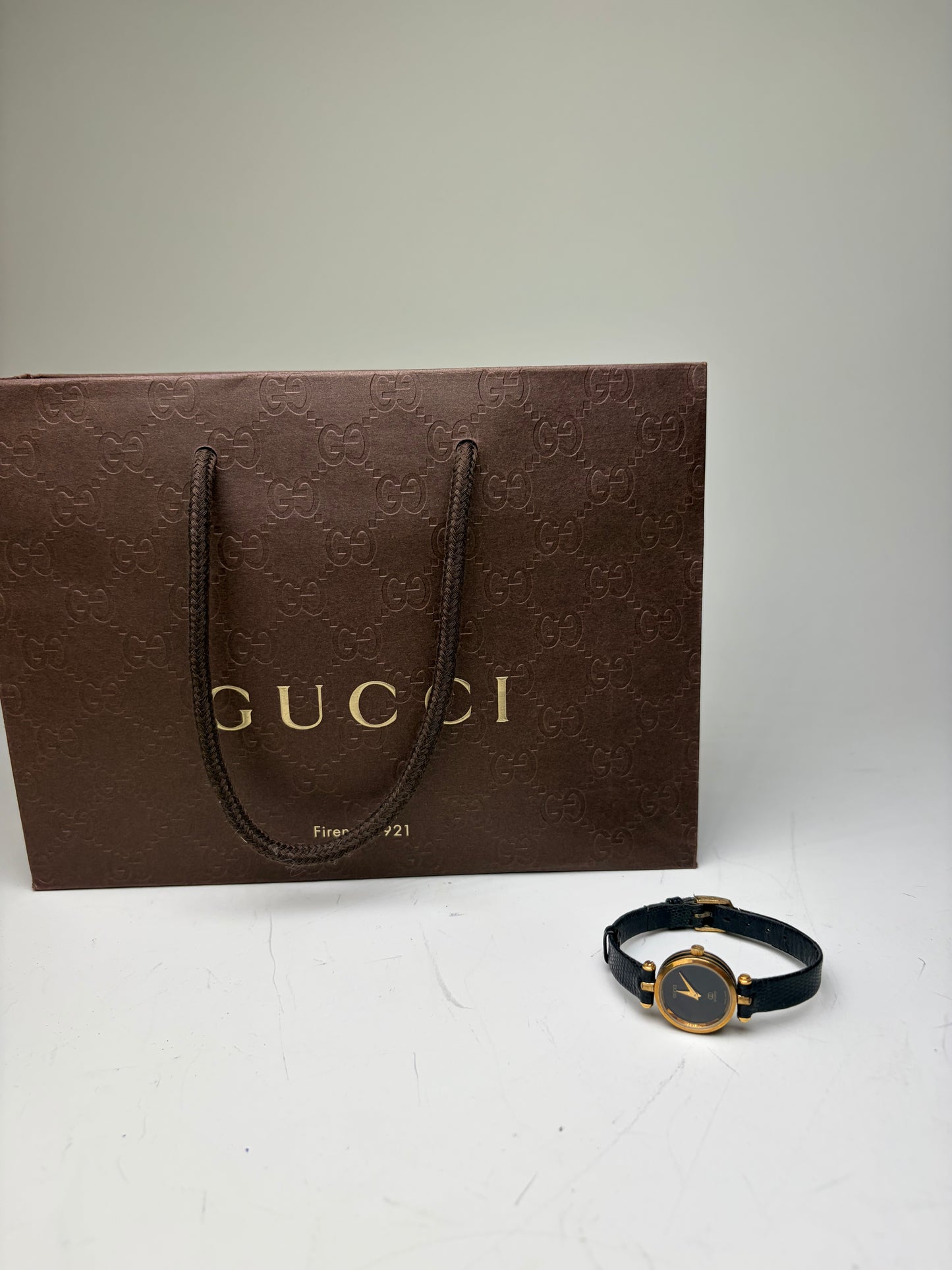 Vintage Gucci GG Logo Leather Bracelet Watch Black Gold