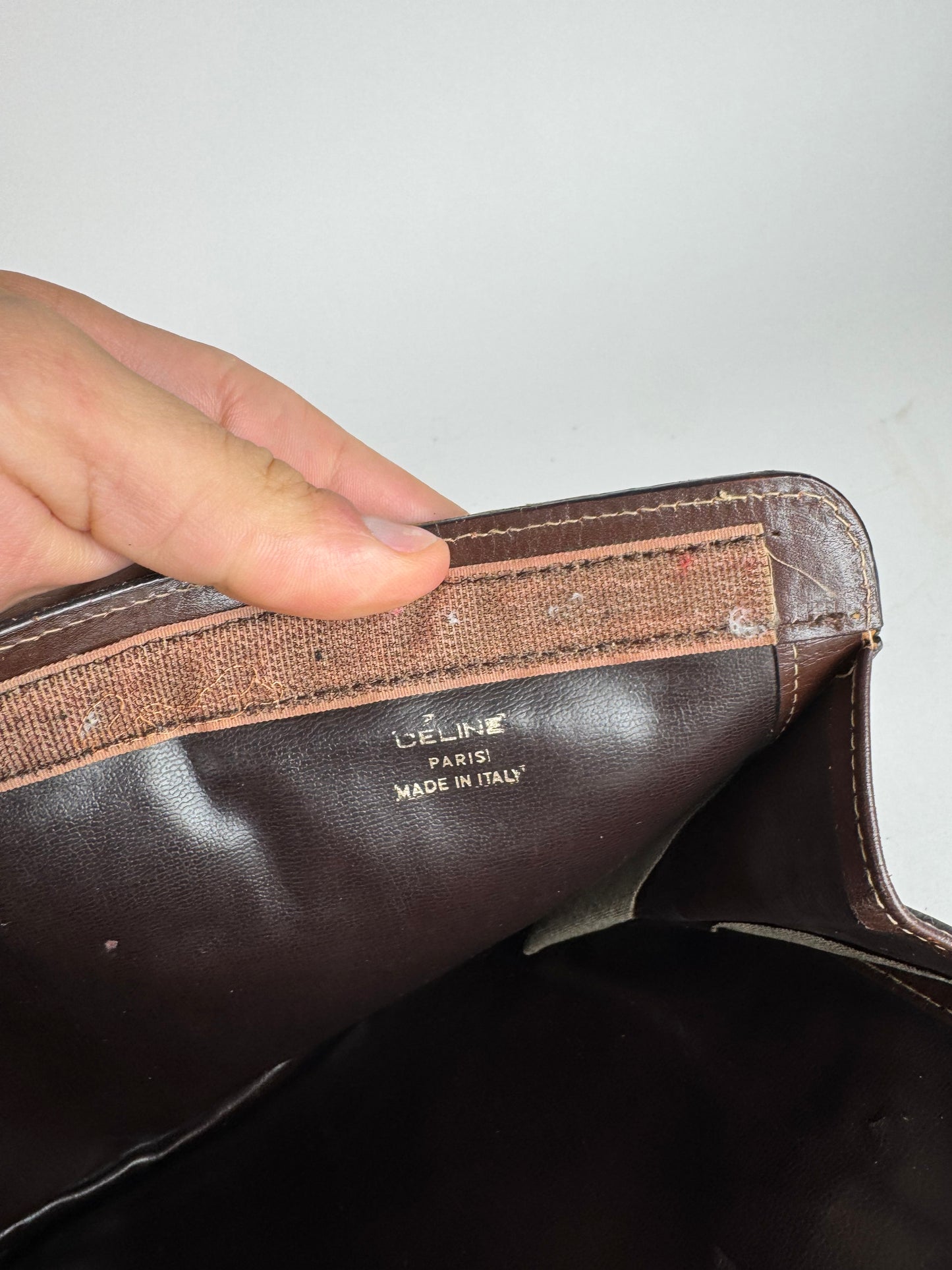 Pochette vintage en cuir et toile monogrammée Macadam de Céline marron et gris