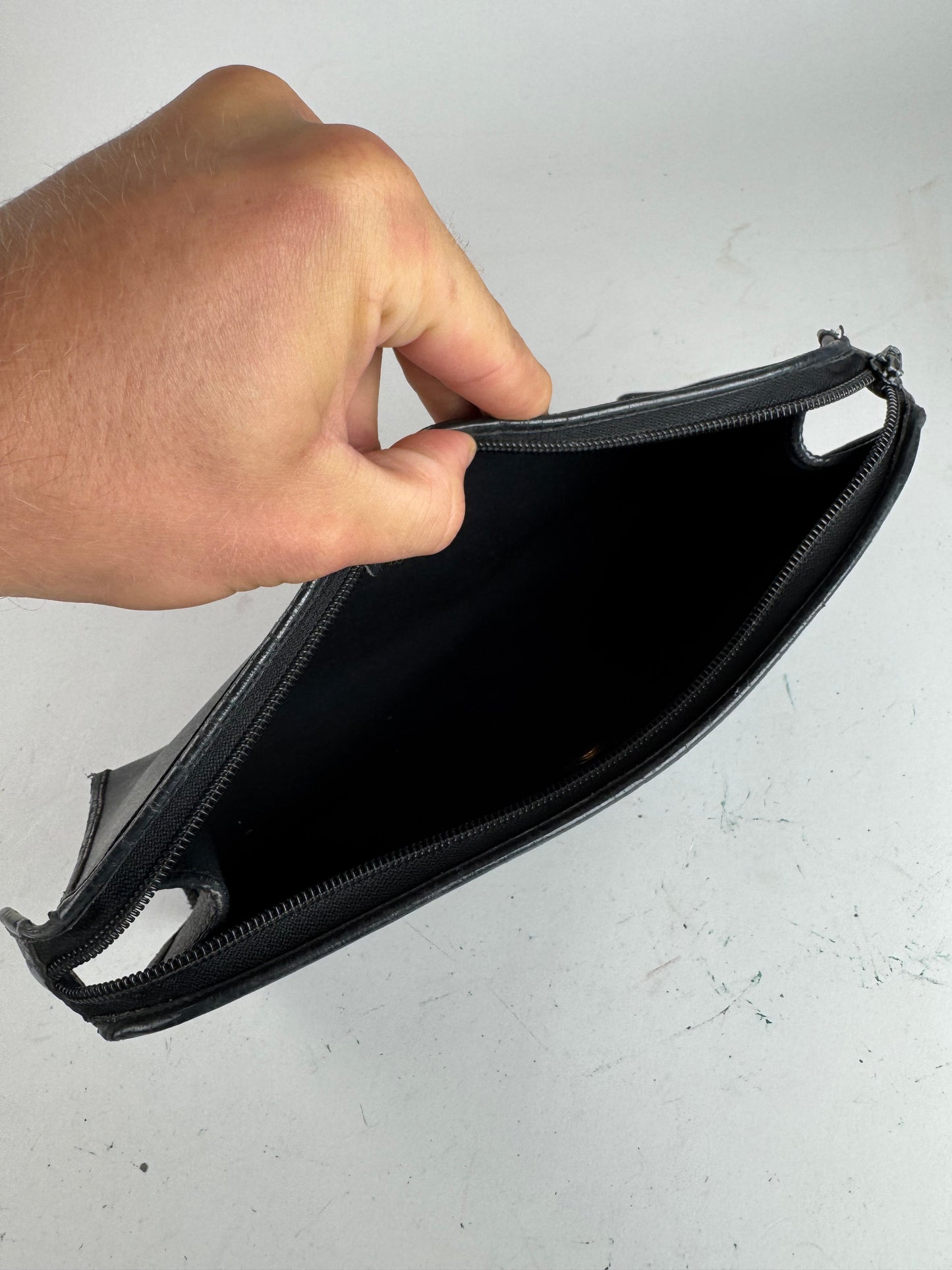 Pochette Dior vintage en cuir noir