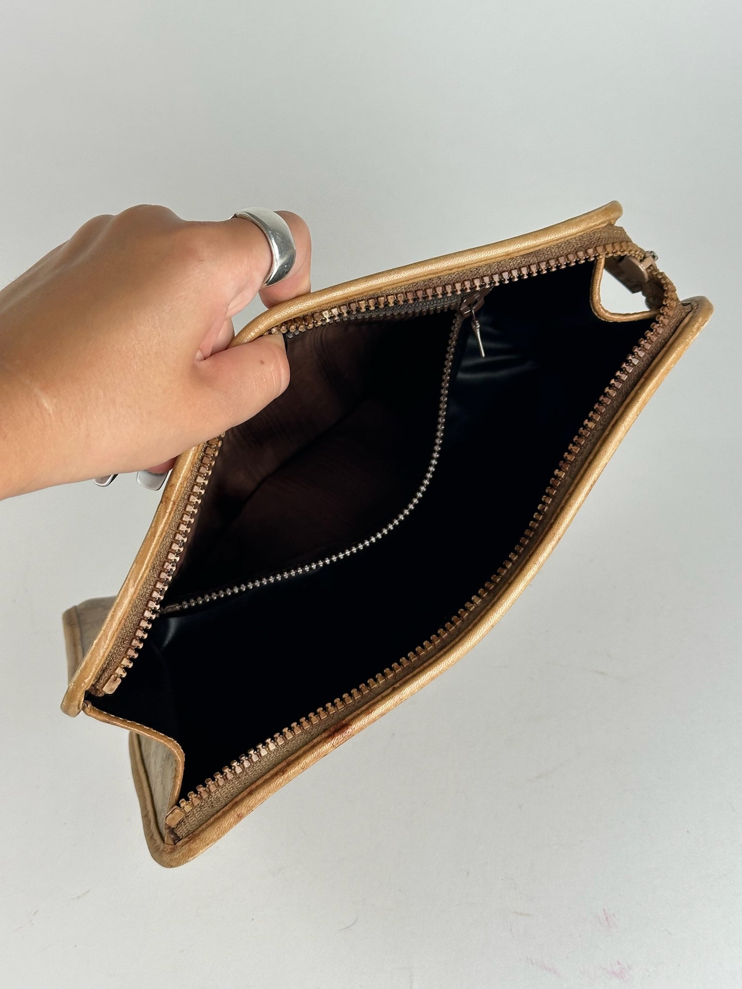 Pochette vintage Céline Paris Triomphe Monogram Beige Marron