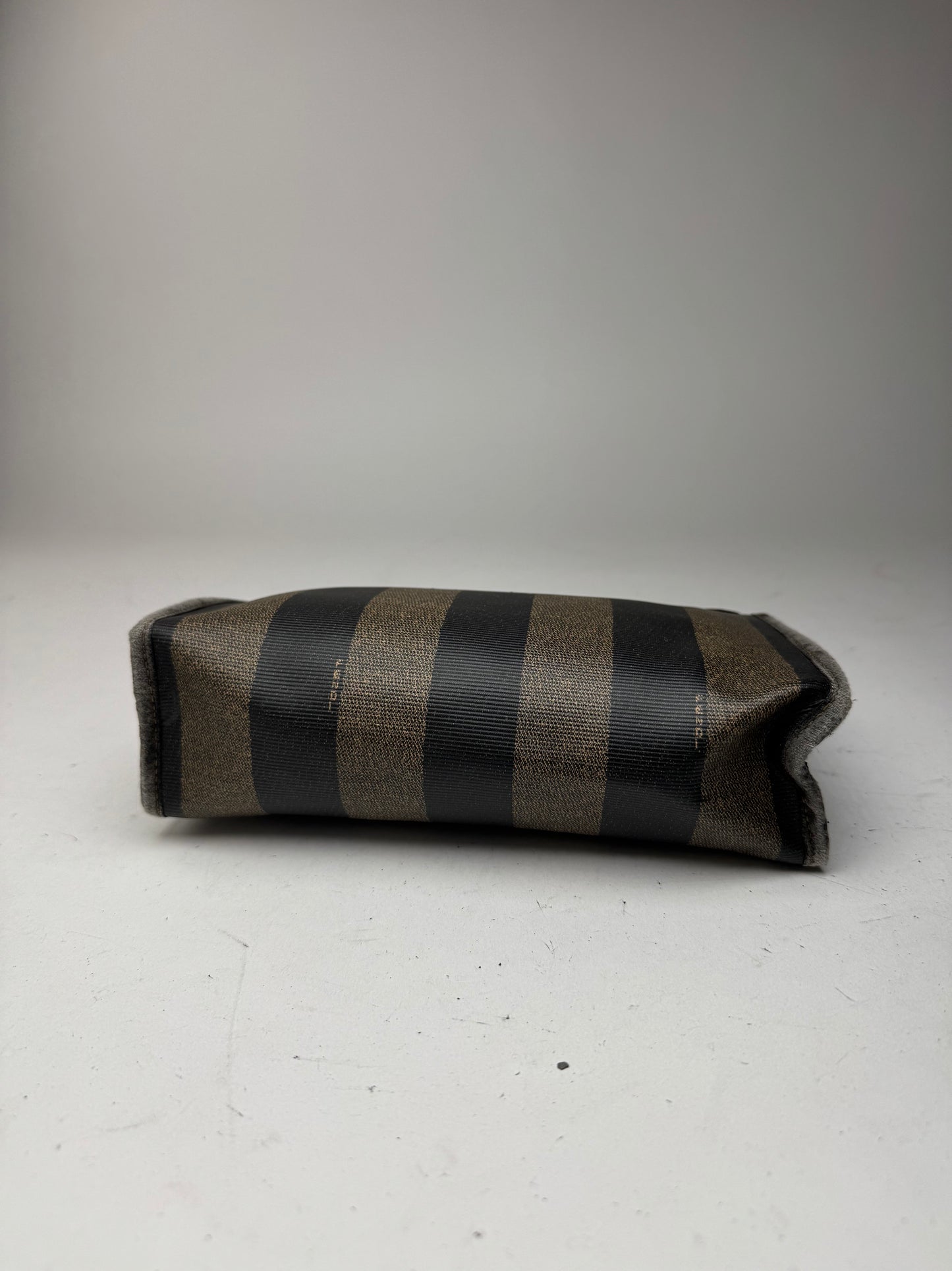 Pochette vintage Fendi en cuir noir