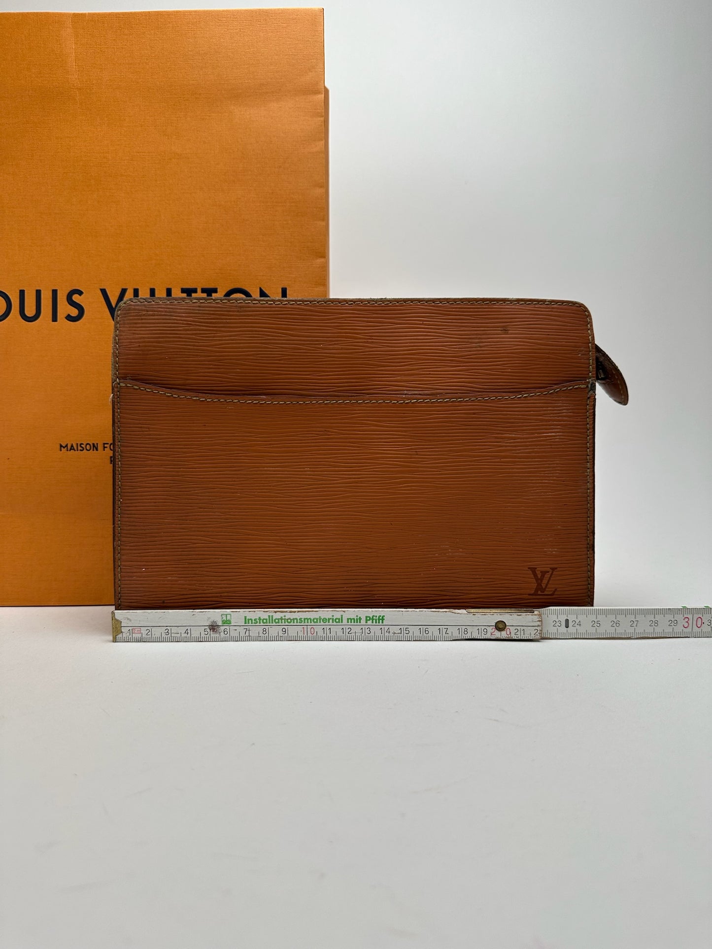 Pochette vintage Louis Vuitton en cuir EPI marron
