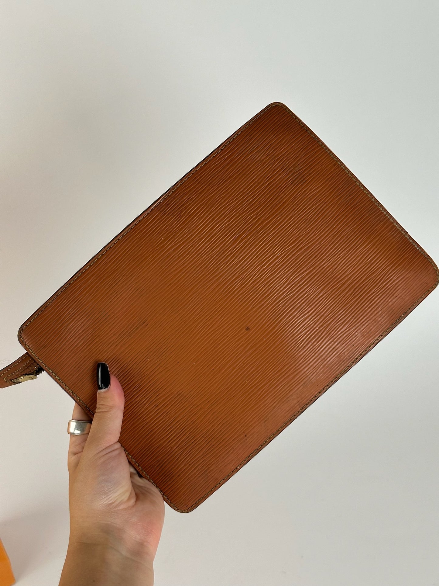 Pochette vintage Louis Vuitton en cuir EPI marron