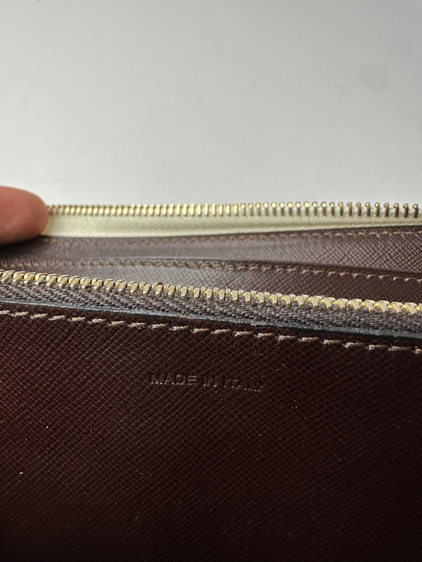 Vintage Marni Zippy Leather wallet White