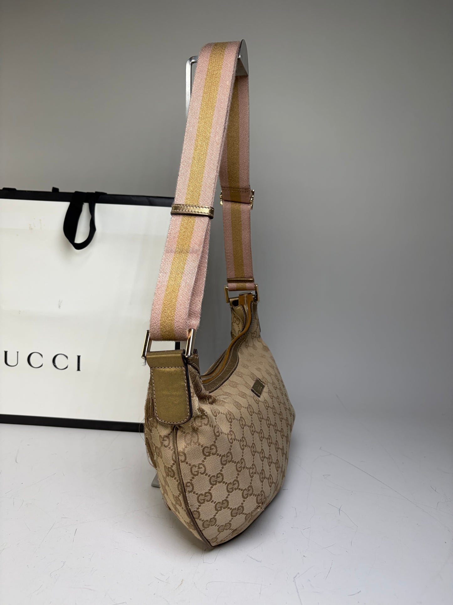 Vintage Gucci GG Supreme Hobo Bag Beige Brown Gold