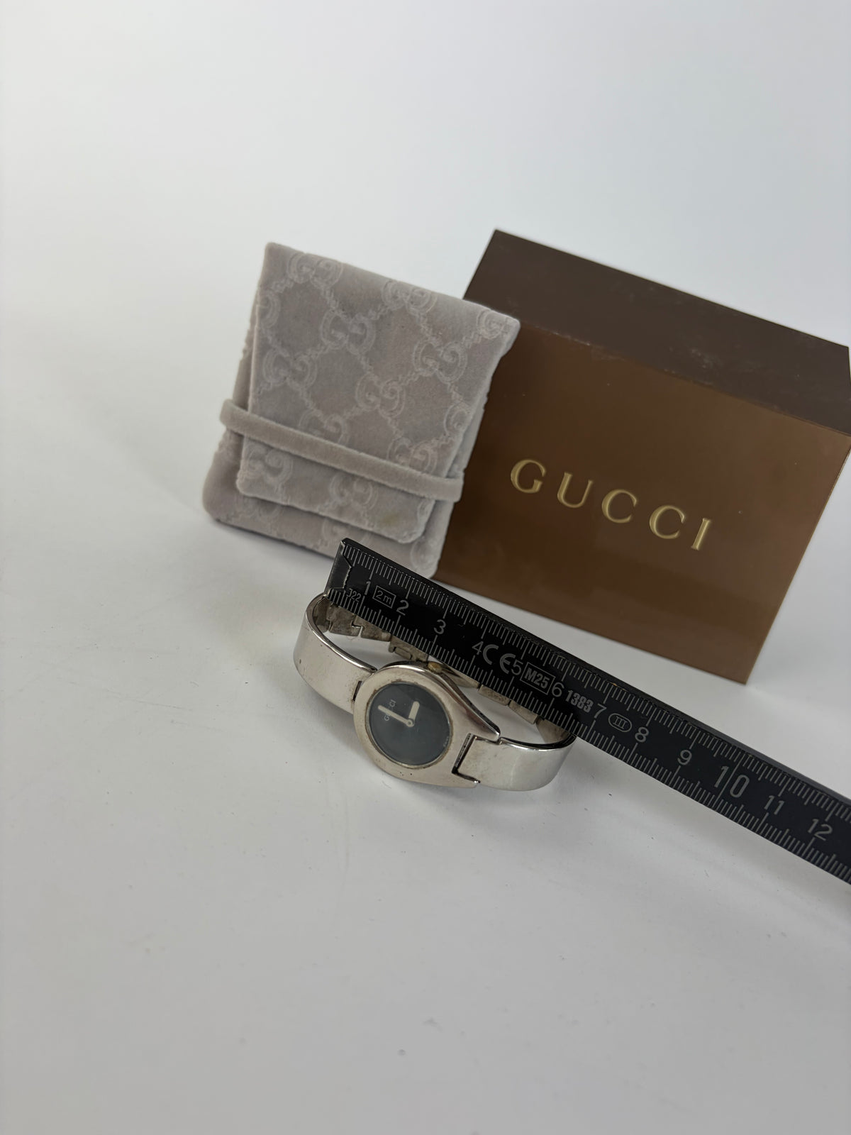 Vintage Gucci Stainless Steel Wristwatch c. Late 1980s Silver Black