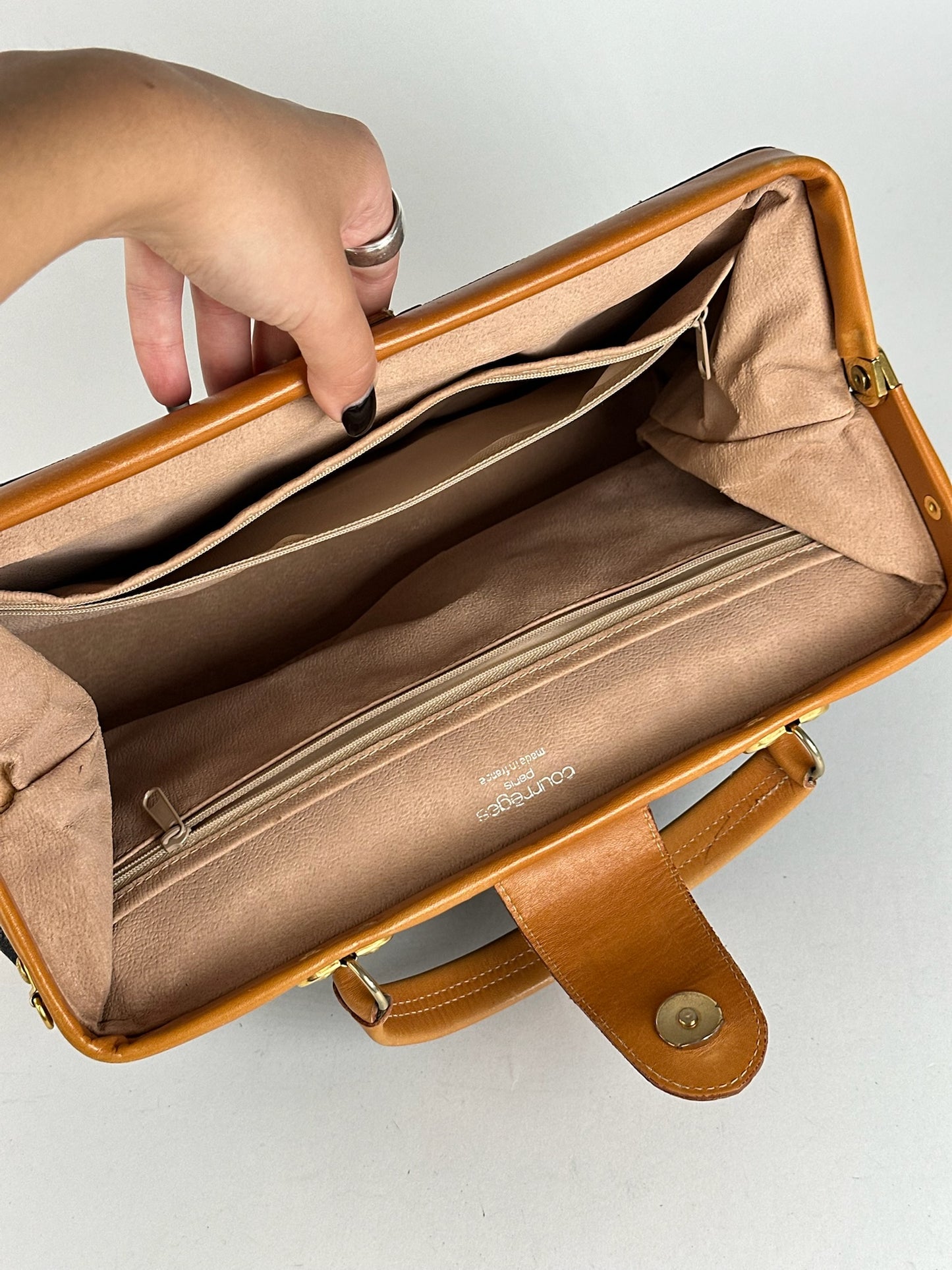 Sac en cuir Courreges vintage marron noir