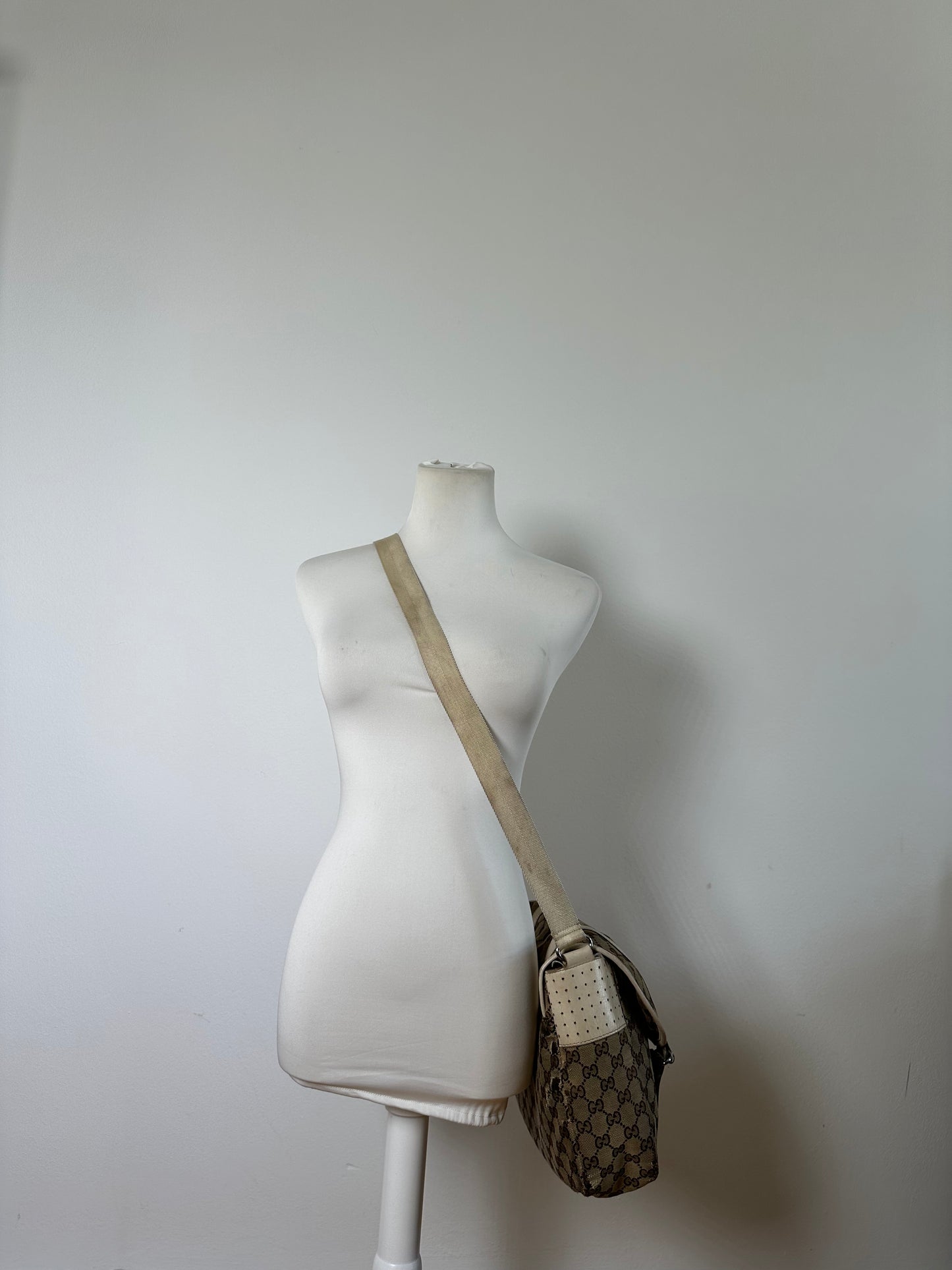 Vintage Gucci GG Canvas Shoulder Bag Beige Brown Silver