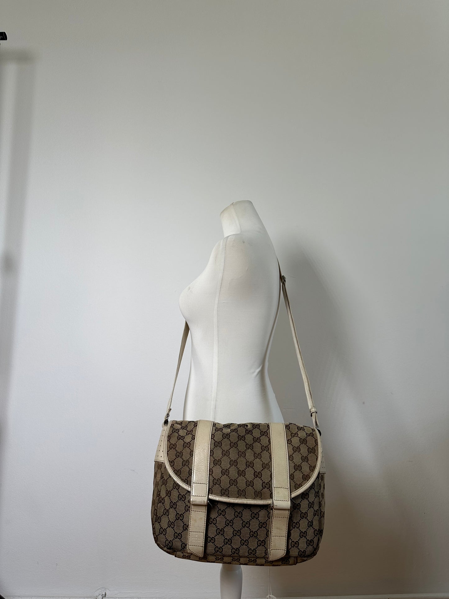 Vintage Gucci GG Canvas Shoulder Bag Beige Brown Silver