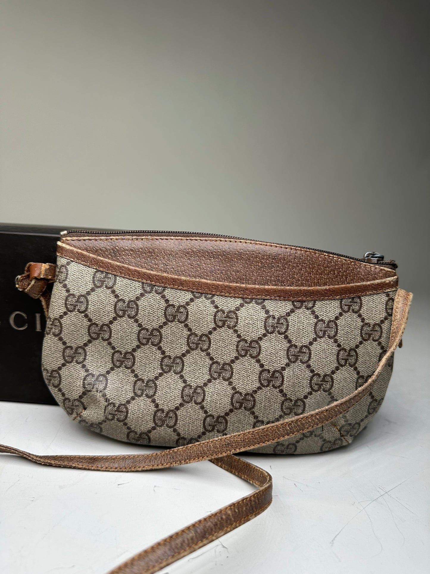 Vintage Gucci GG Supreme Shoulder Bag Late 1990s Beige Brown
