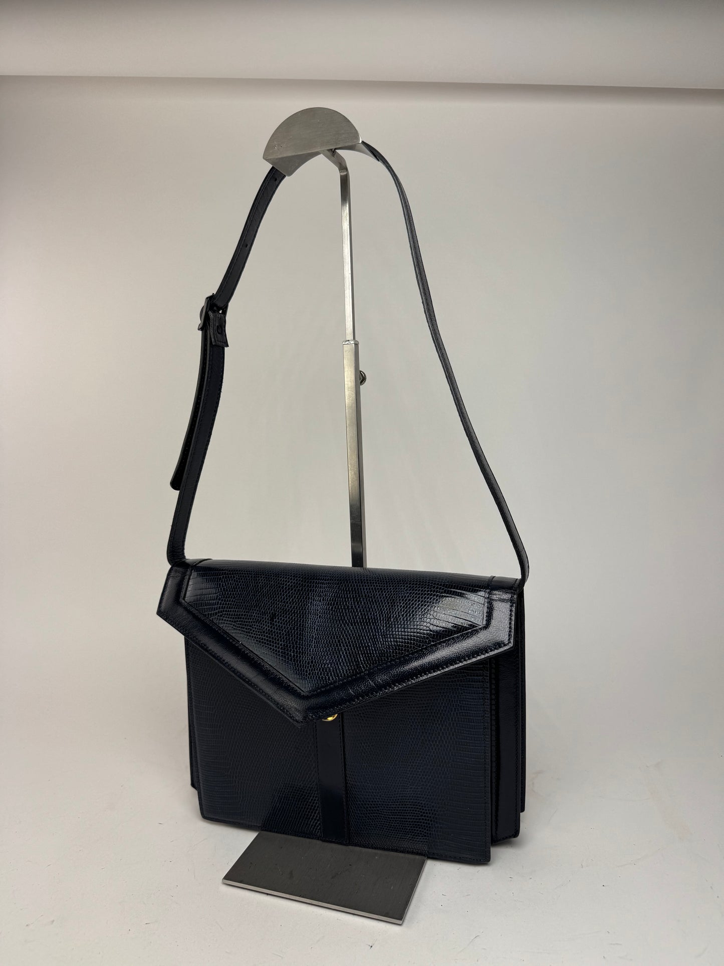 Sac vintage Yves Saint Laurent en cuir gaufré serpent bleu marine