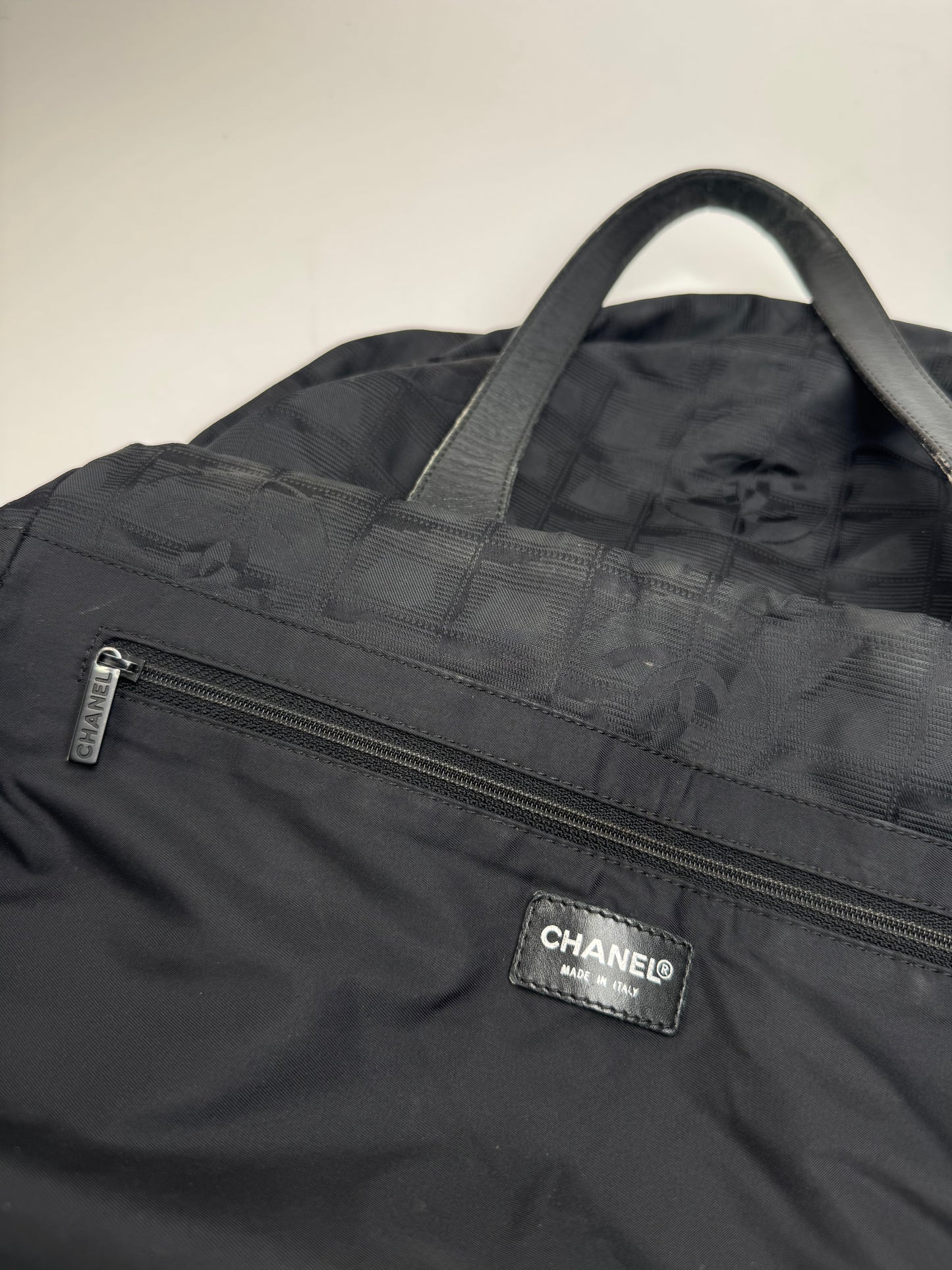 Sac cabas vintage en cuir et toile monogramme Chanel noir