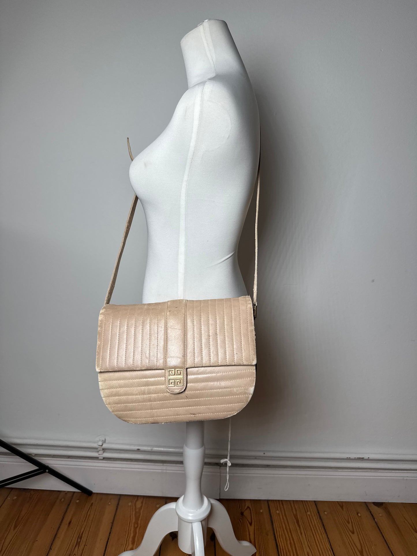 Vintage Givenchy Crossbody Leather bag beige