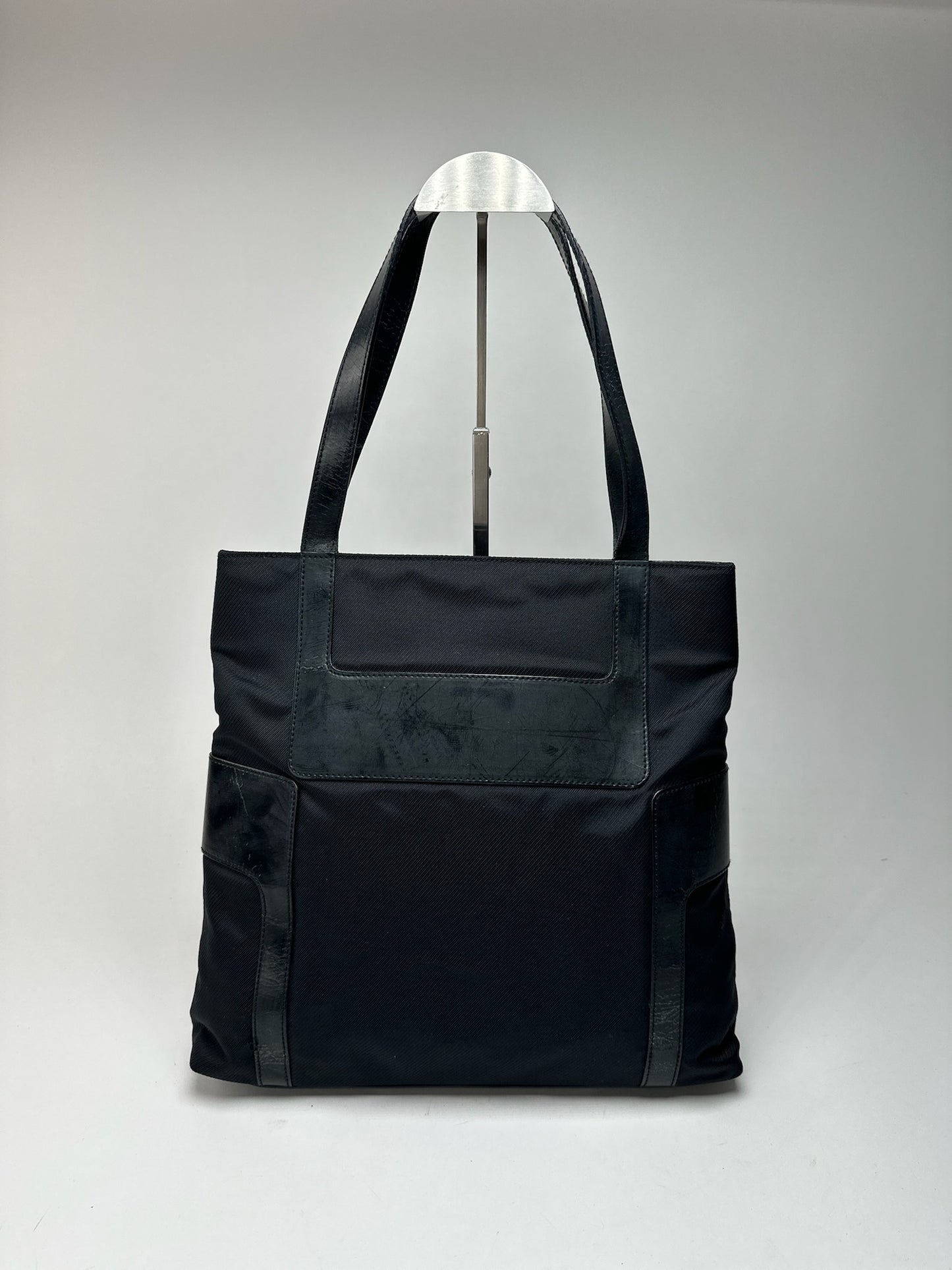 Sac vintage en cuir noir Givenchy