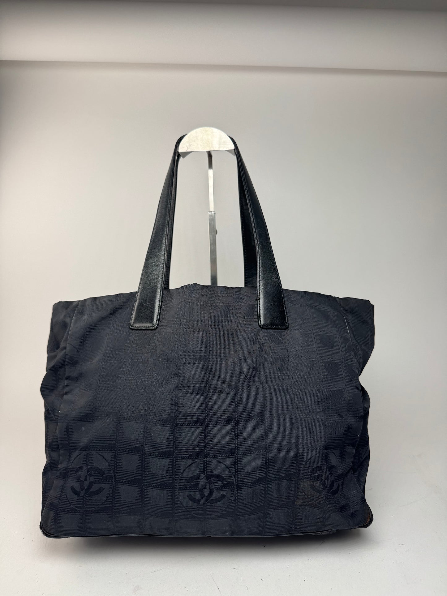 Sac cabas vintage en cuir et toile monogramme Chanel noir
