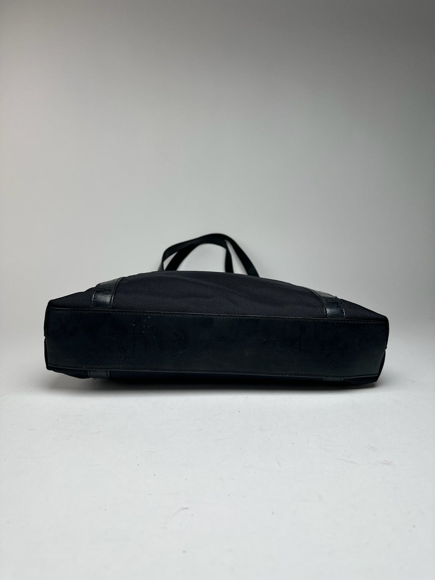 Sac vintage en cuir noir Givenchy