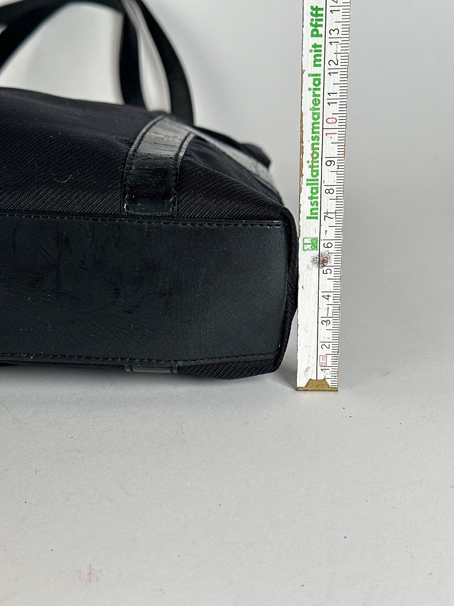 Sac vintage en cuir noir Givenchy