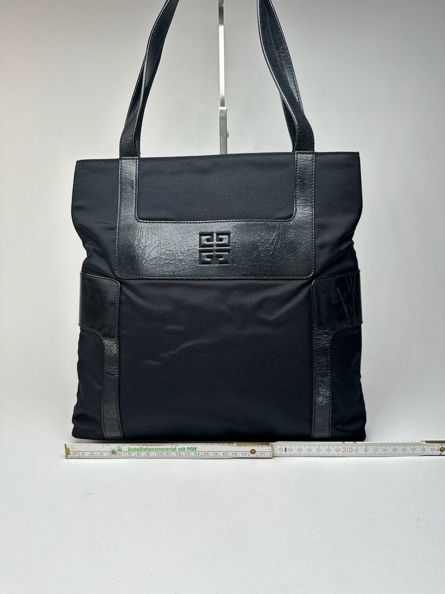 Sac vintage en cuir noir Givenchy