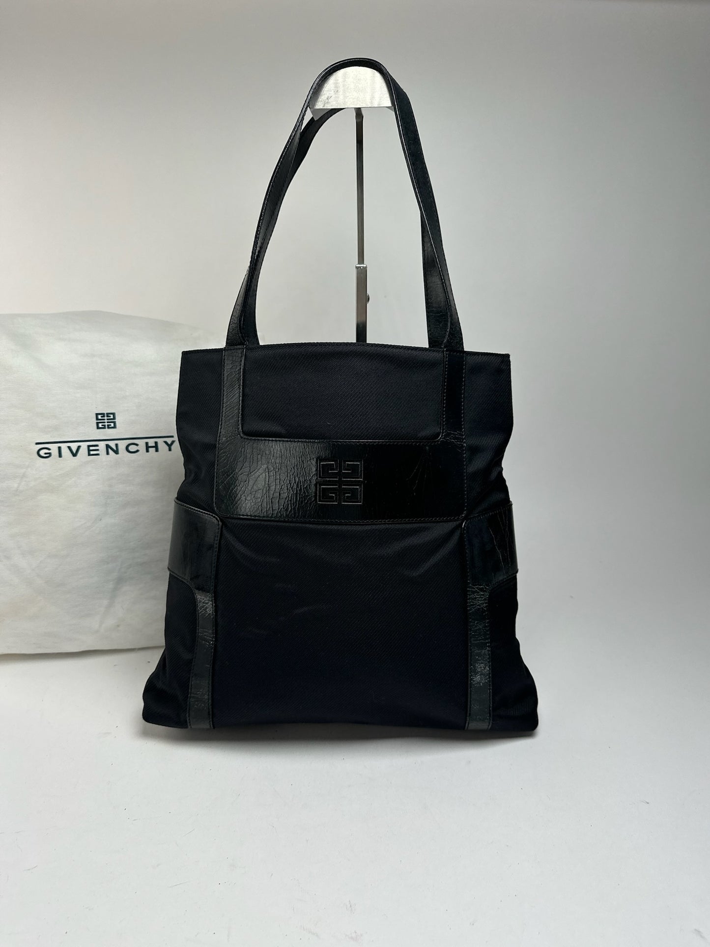 Sac vintage en cuir noir Givenchy