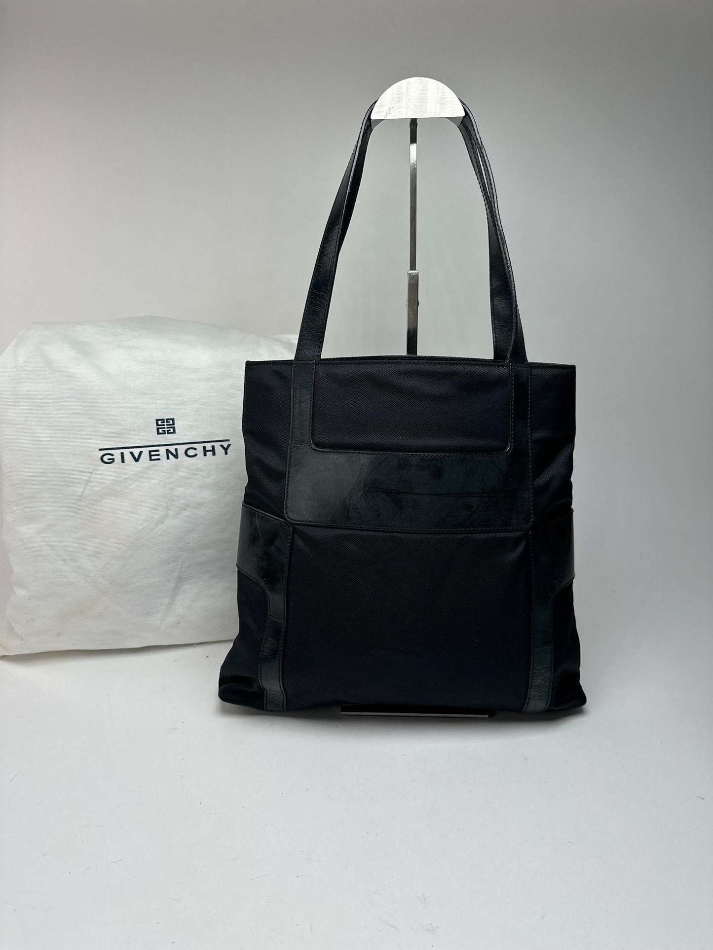 Sac vintage en cuir noir Givenchy