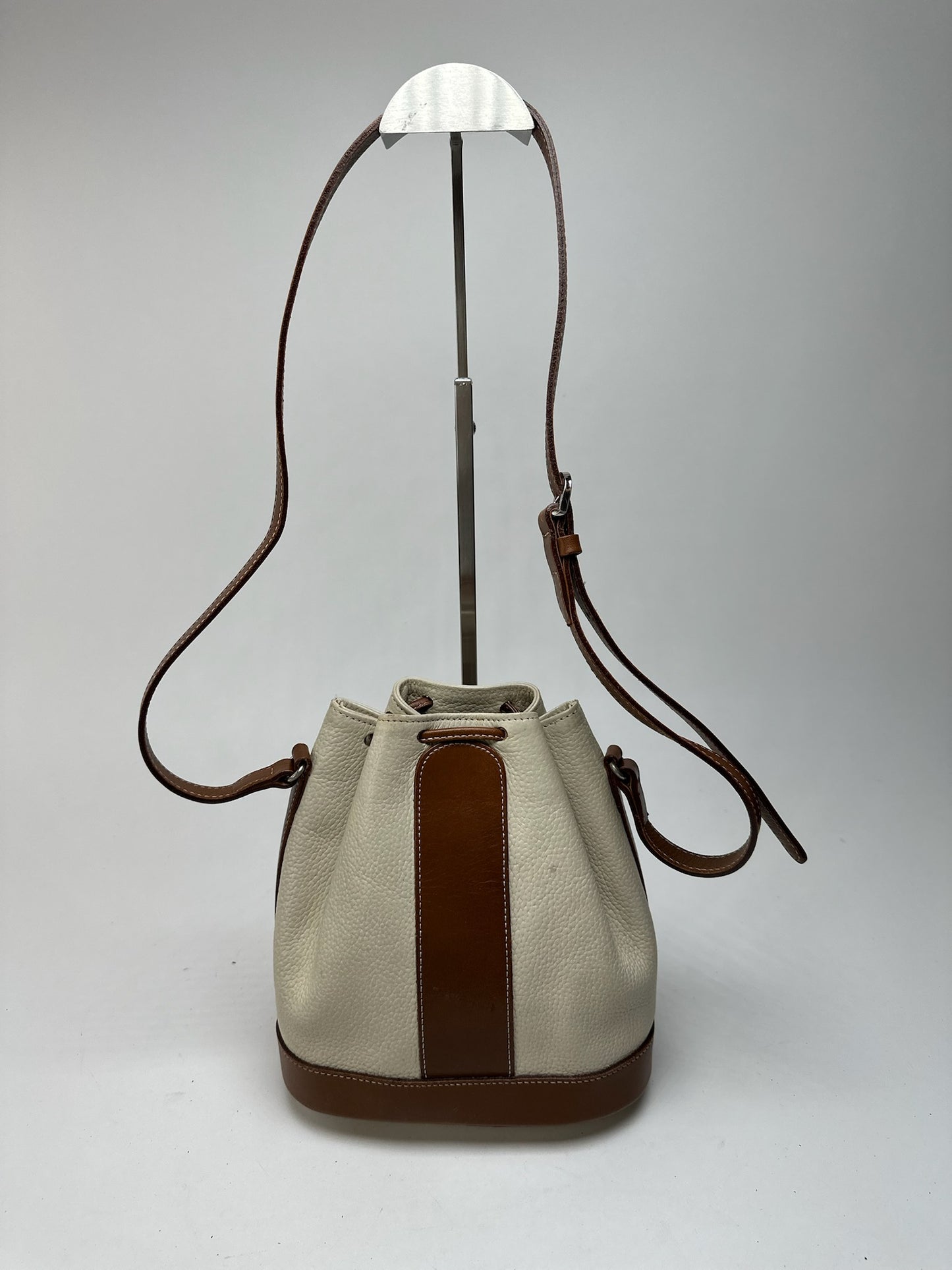 Sac seau vintage en cuir Courreges blanc marron