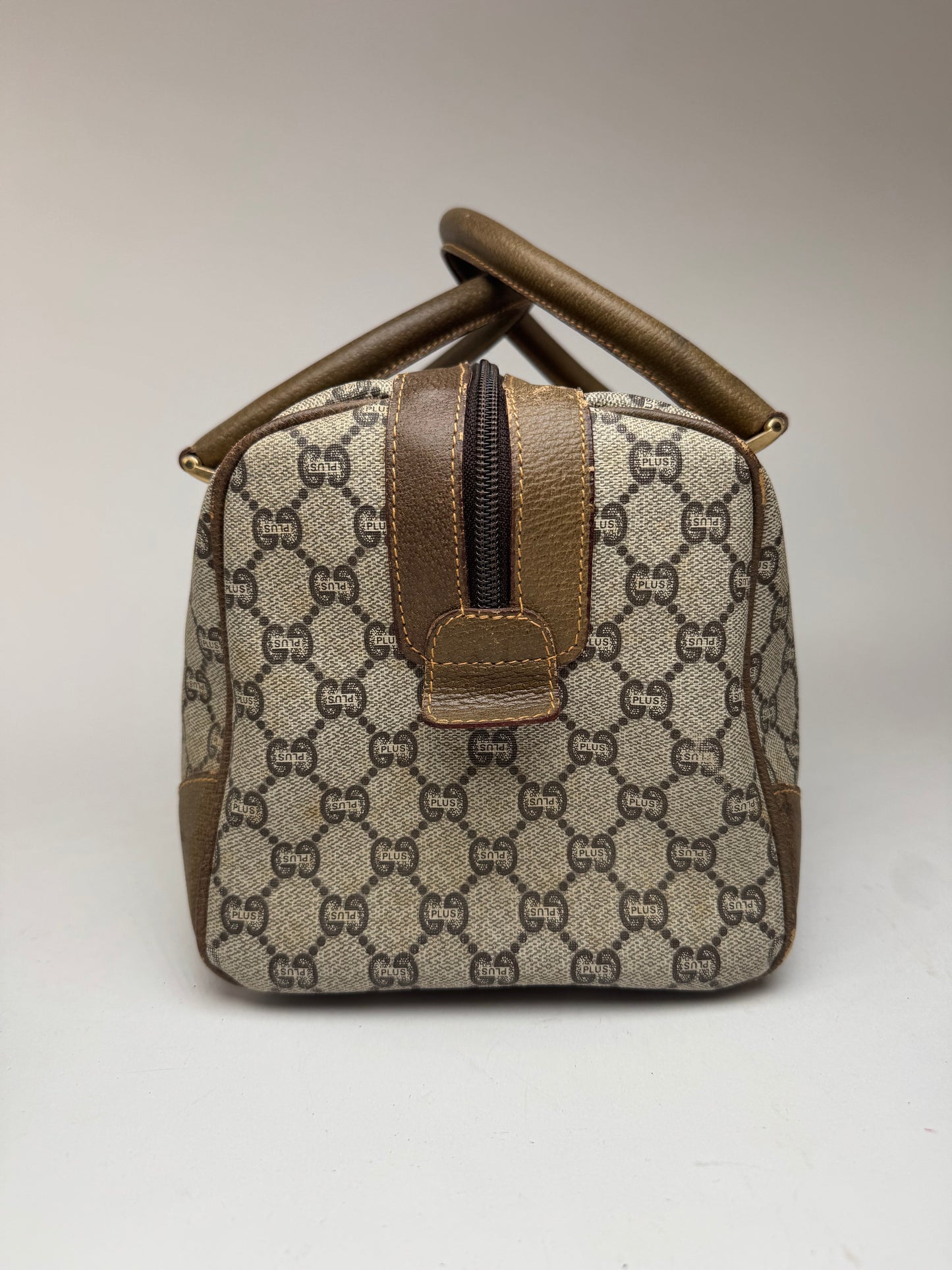 Mini sac Boston vintage en cuir monogramme Gucci Plus marron gris