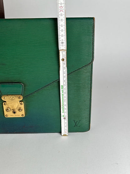 Pochette vintage Louis Vuitton en cuir épi vert