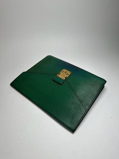 Pochette vintage Louis Vuitton en cuir épi vert