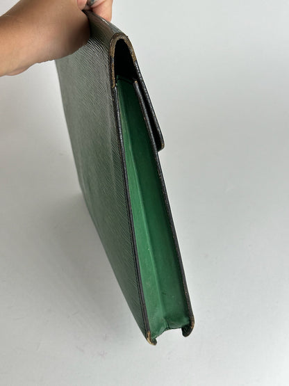 Pochette vintage Louis Vuitton en cuir épi vert