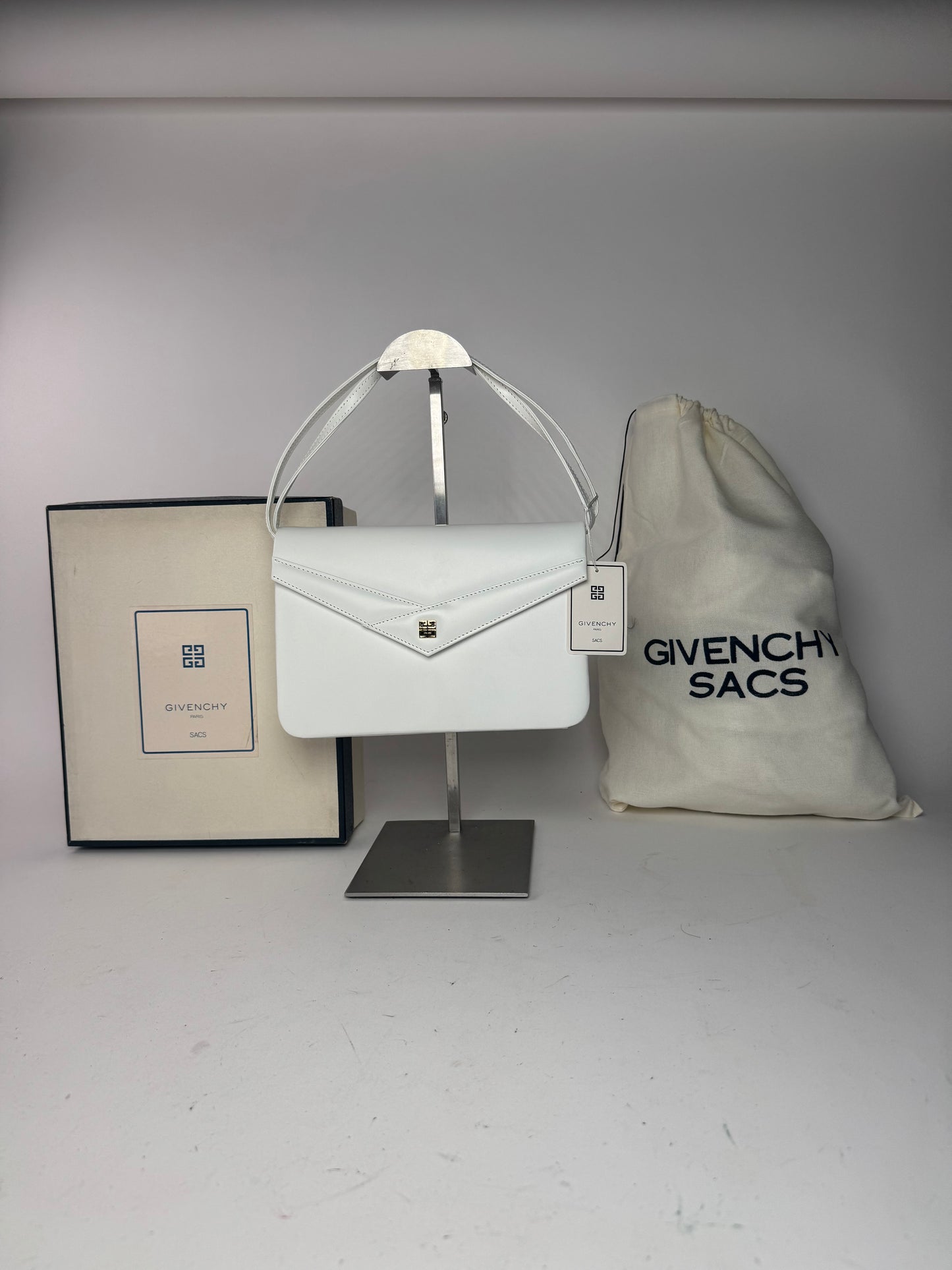 Sac vintage Givenchy 4G en cuir blanc à double sens