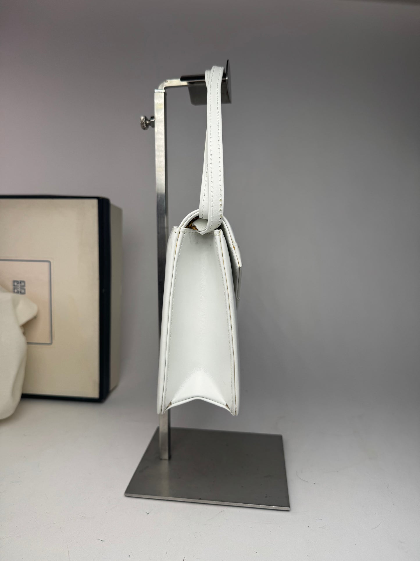 Sac vintage Givenchy 4G en cuir blanc à double sens