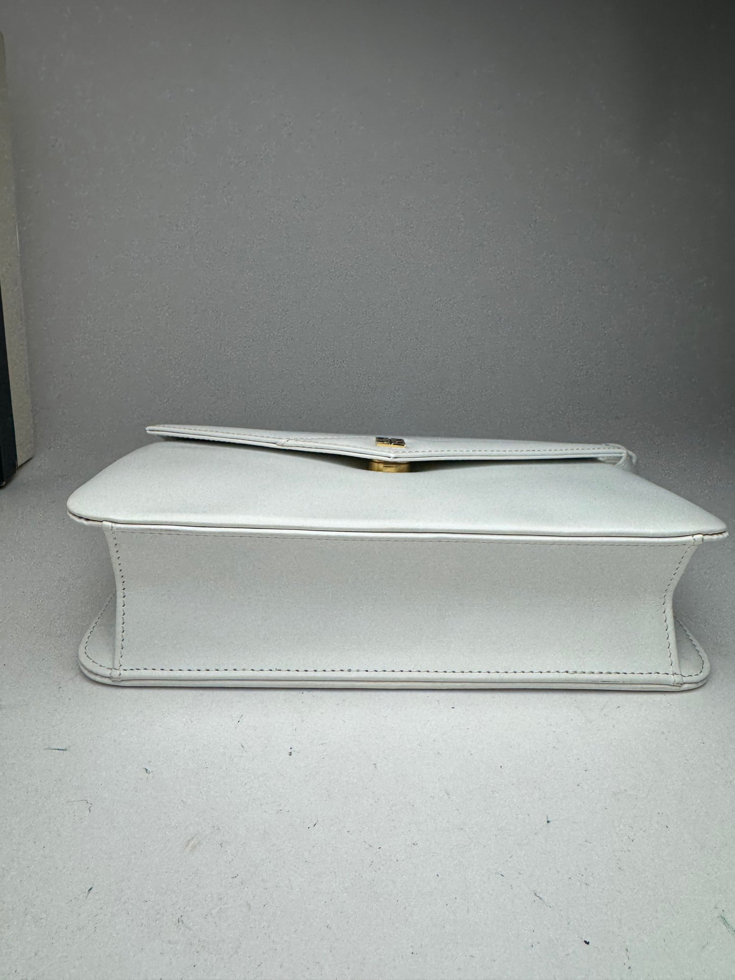 Sac vintage Givenchy 4G en cuir blanc à double sens