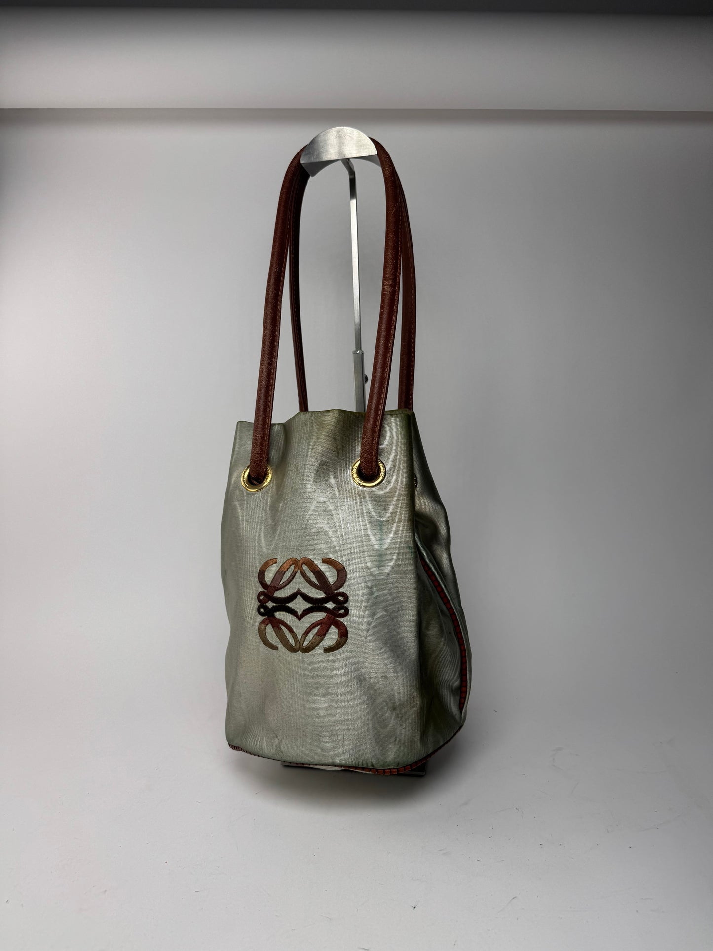 Sac vintage en cuir Anagram Pearl de Loewe